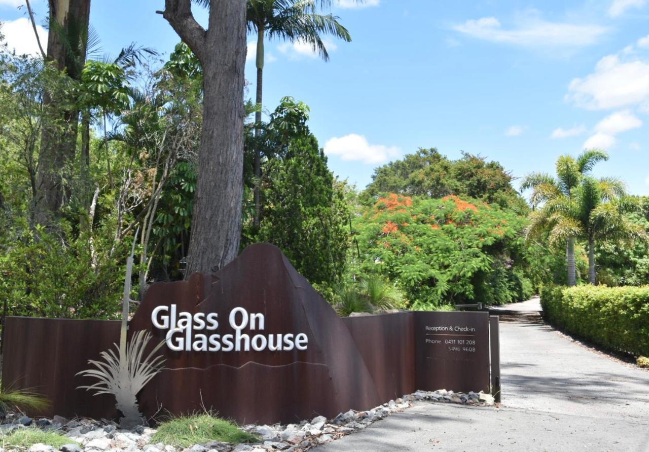 Glass On Glasshouse Glass House Mountains Exteriör bild