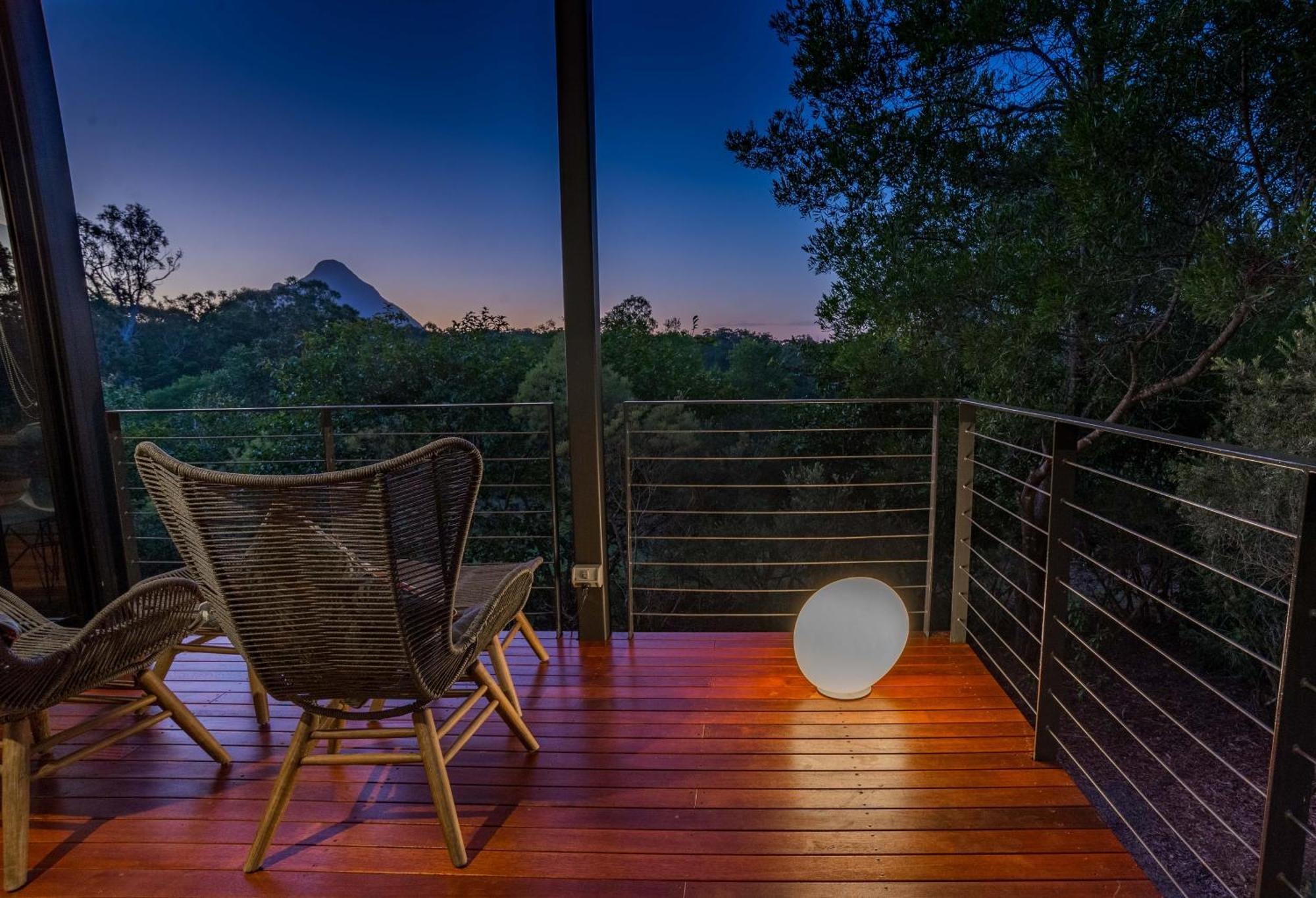 Glass On Glasshouse Glass House Mountains Exteriör bild